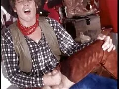 Derlius didelis kranas kaubojus užpildo gauruotas mergina ass hole (camaster)