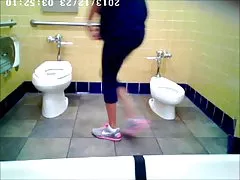 Spalvingas zumba kalė