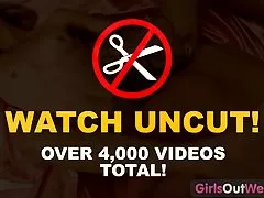 Merginos iš Vakarų - liesas aussie lesbiečių žaisti 69 pozicijoje