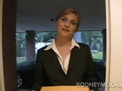 Gauruotas pūlingas molly ponis su rodney moore