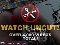 Merginos iš Vakarų - raguotas dviratininkų žaislai jos plaukuota šiknius