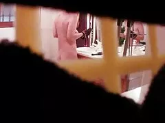 Slaptų kamerų - brandaus 55 yo sugauti vonios kambarys