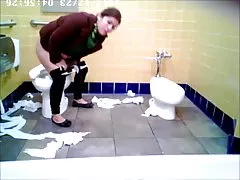 Pusėje būdų pritūpęs