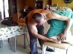 Man gauruotas sarah dildoing su vyresnio amžiaus žmogus