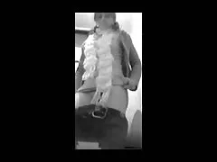 Plaukuotas mergina paslėptas cam