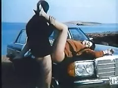 Tamsiai mėlyna jūra, giliai Apytikslė šiknius